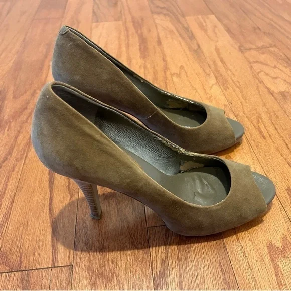 Banana Republic suede shoes - Picture 2 of 4